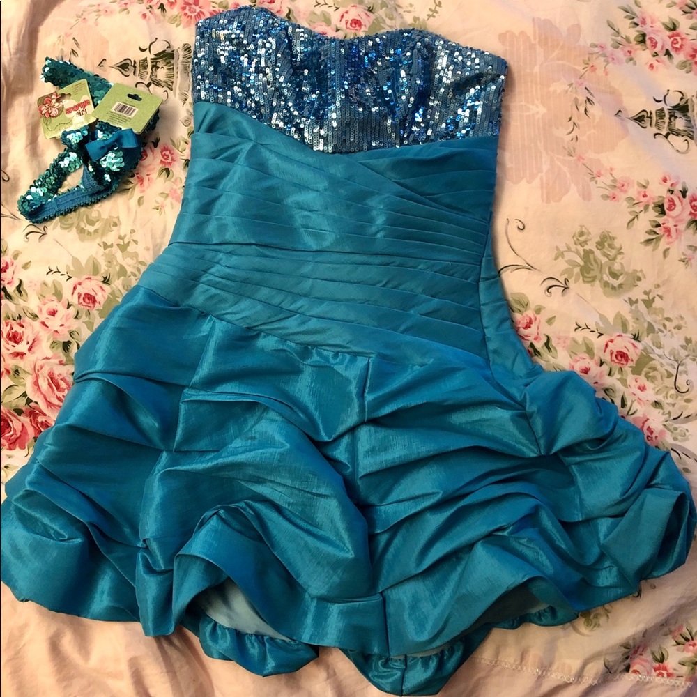 Dazzling party dress!